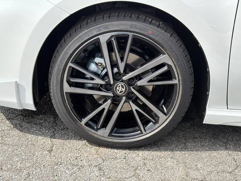 New 2026 Toyota Camry Hybrid FWD image 12