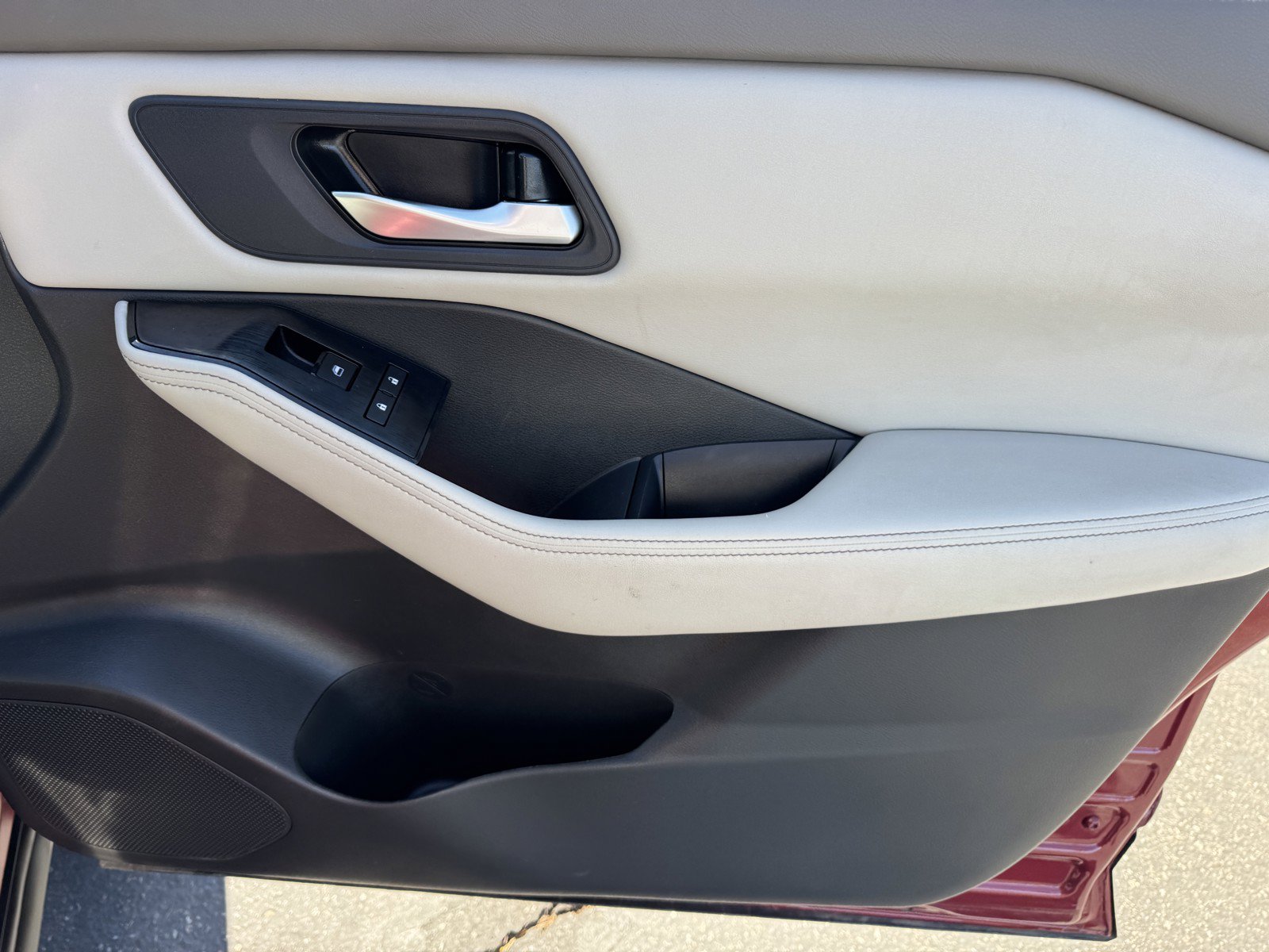 Used 2025 Nissan Rogue SV AWD/4WD image 9