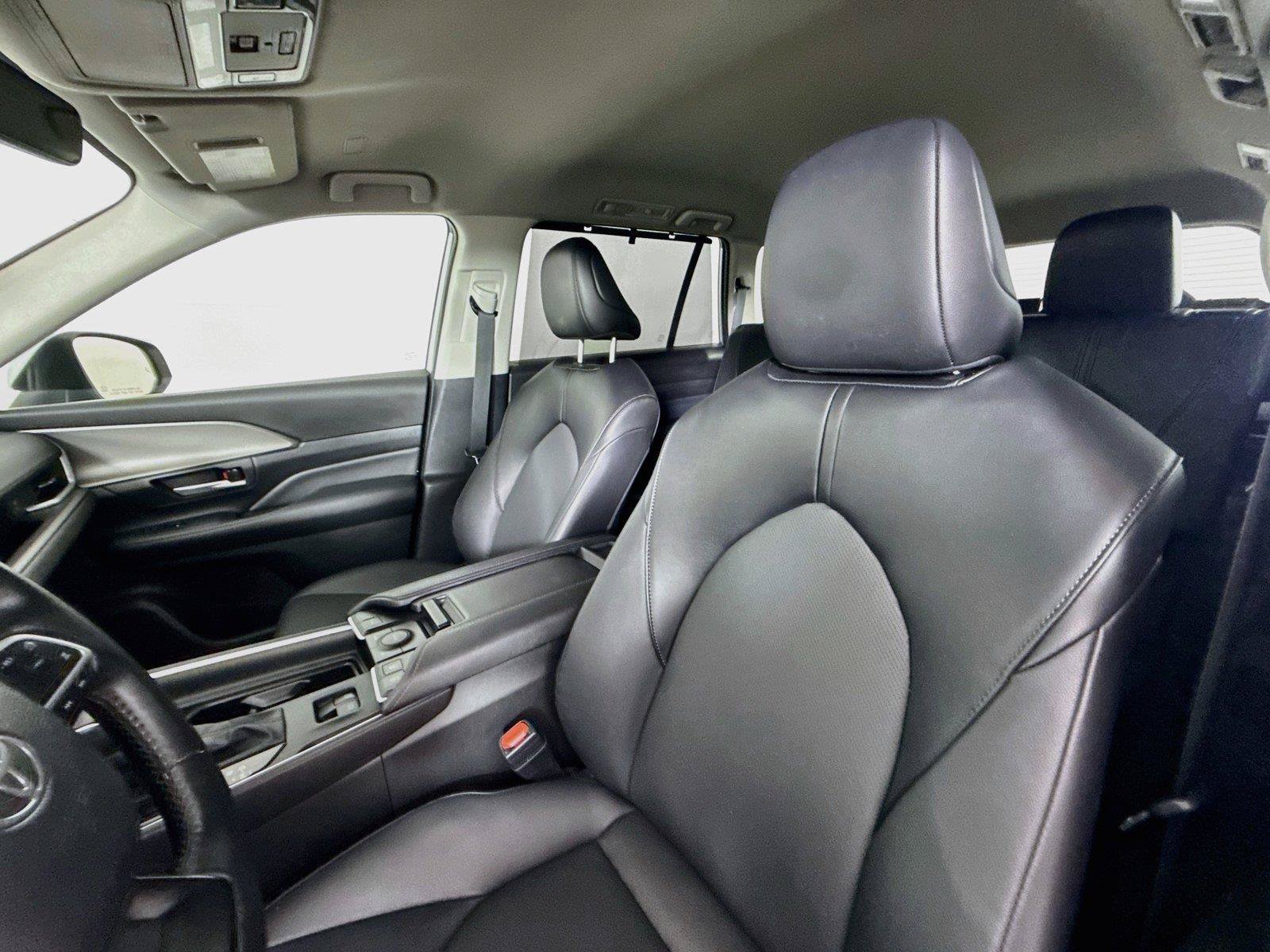 Certified 2025 Toyota Grand Highlander FWD image 3