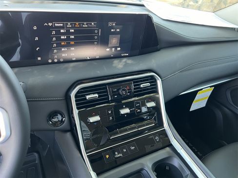 New 2026 Nissan Armada SV image 11