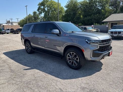 Used 2022 Chevrolet Suburban Z71 w/ Z71 Off-Road Package image 4