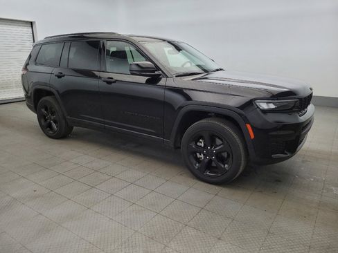 Used 2023 Jeep Grand Cherokee L Laredo image 11