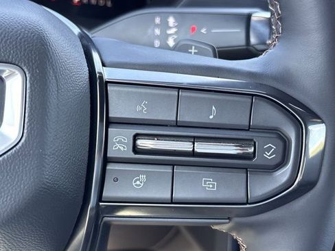 Used 2025 GMC Acadia AT4 AWD/4WD image 34