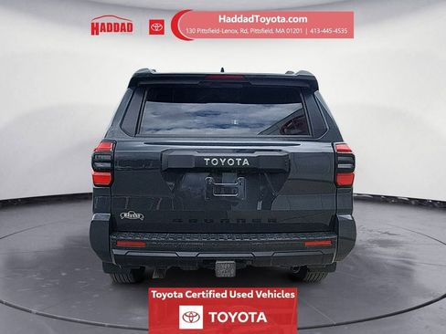 Used 2025 Toyota 4Runner SR5 AWD/4WD image 4