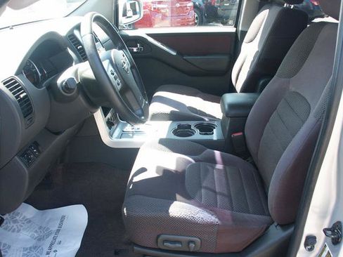 Used 2008 Nissan Pathfinder SE w/ Premium Pkg AWD/4WD image 6