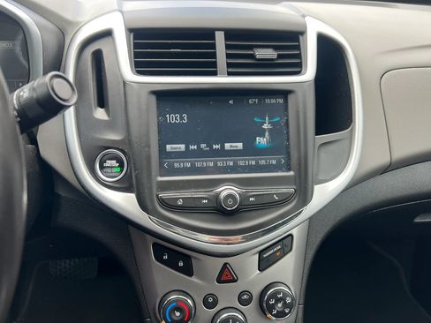 Used 2017 Chevrolet Sonic LT w/ Convenience Package FWD image 21