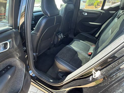 Used 2022 Volvo XC40 P8 Recharge Plus AWD/4WD image 24