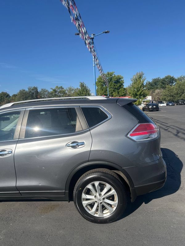 Used 2015 Nissan Rogue SV AWD/4WD image 18