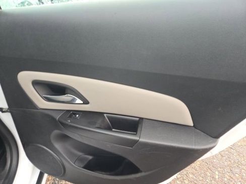 Used 2014 Chevrolet Cruze LT image 28