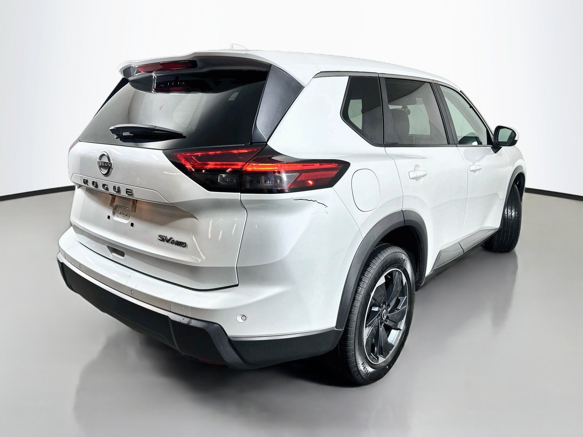 Used 2024 Nissan Rogue SV AWD/4WD image 7
