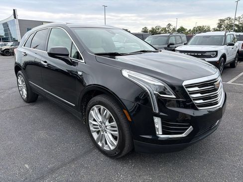 Used 2019 Cadillac XT5 Premium Luxury AWD/4WD image 2
