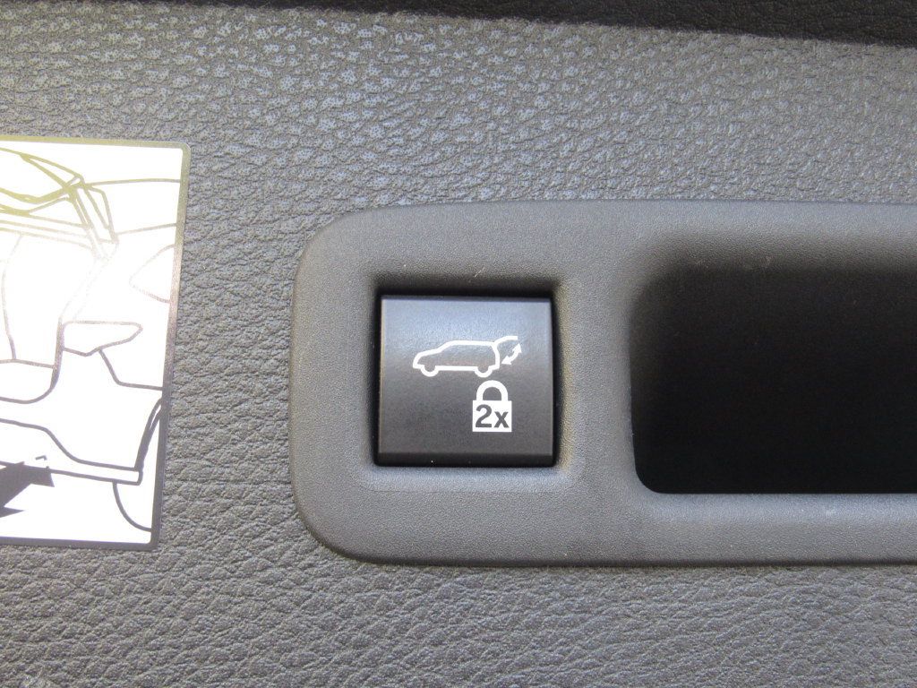 Certified 2023 Toyota Sienna XLE w/ XLE Plus Package AWD/4WD image 27