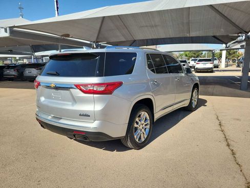 Used 2021 Chevrolet Traverse High Country FWD image 8
