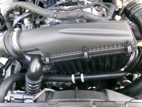 Used 2025 Ford Mustang Premium RWD image 41