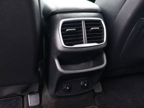 Used 2019 Hyundai Santa Fe Limited image 13