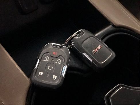 Used 2019 GMC Yukon XL SLT w/ Open Road Package image 28