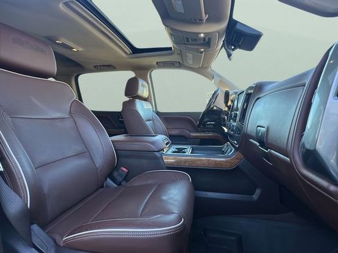 Used 2019 Chevrolet Silverado 3500 High Country w/ Duramax Plus Package image 28