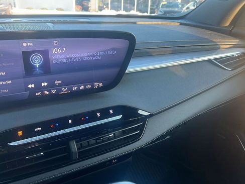 Used 2025 Buick Enclave Preferred w/ Super Cruise Package image 22