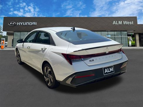 Certified 2025 Hyundai Elantra Sport FWD image 7