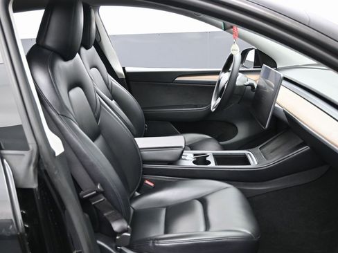 Used 2023 Tesla Model Y Long Range image 37