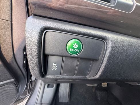 Used 2017 Honda Accord EX-L image 13