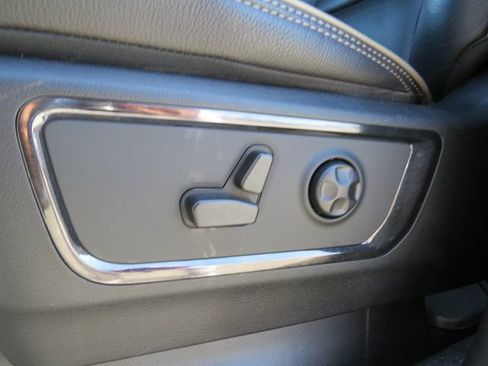 Used 2022 RAM 1500 Limited w/ Body Color Bumper Group AWD/4WD image 17