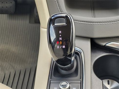 Used 2022 Cadillac XT5 Premium Luxury image 16