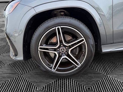 Certified 2025 Mercedes-Benz GLS 450 4MATIC image 9