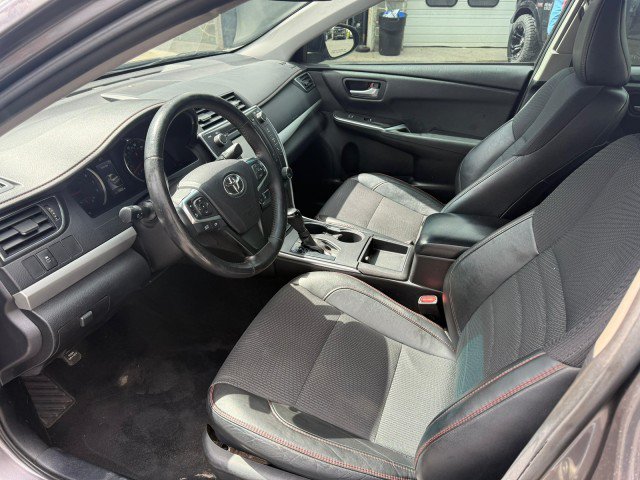 Used 2016 Toyota Camry SE FWD image 8