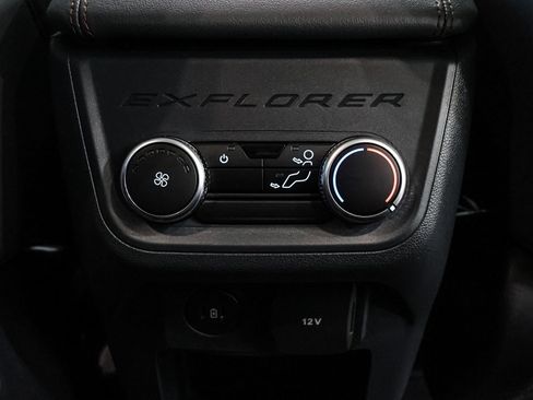 Used 2025 Ford Explorer Active w/ Active Comfort Package AWD/4WD image 26