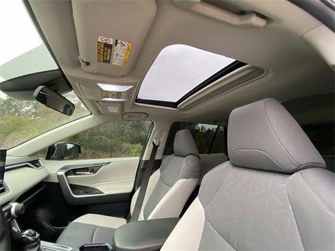 Used 2019 Toyota RAV4 XLE image 22