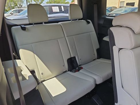 Used 2025 Hyundai Santa Fe SEL FWD image 30