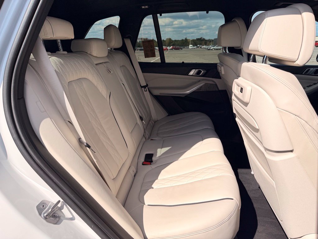Used 2019 BMW X5 xDrive40i w/ Executive Package AWD/4WD image 15