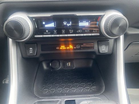 Used 2024 Toyota RAV4 LE image 28