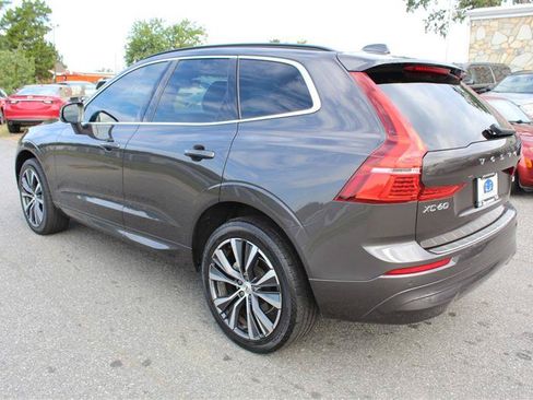 Used 2022 Volvo XC60 B5 Momentum w/ Protection Package Premier FWD image 5