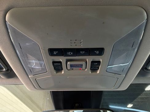 Used 2019 Toyota RAV4 XLE FWD image 17