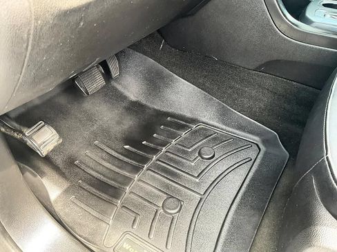 Used 2018 Chevrolet Colorado Z71 AWD/4WD image 17