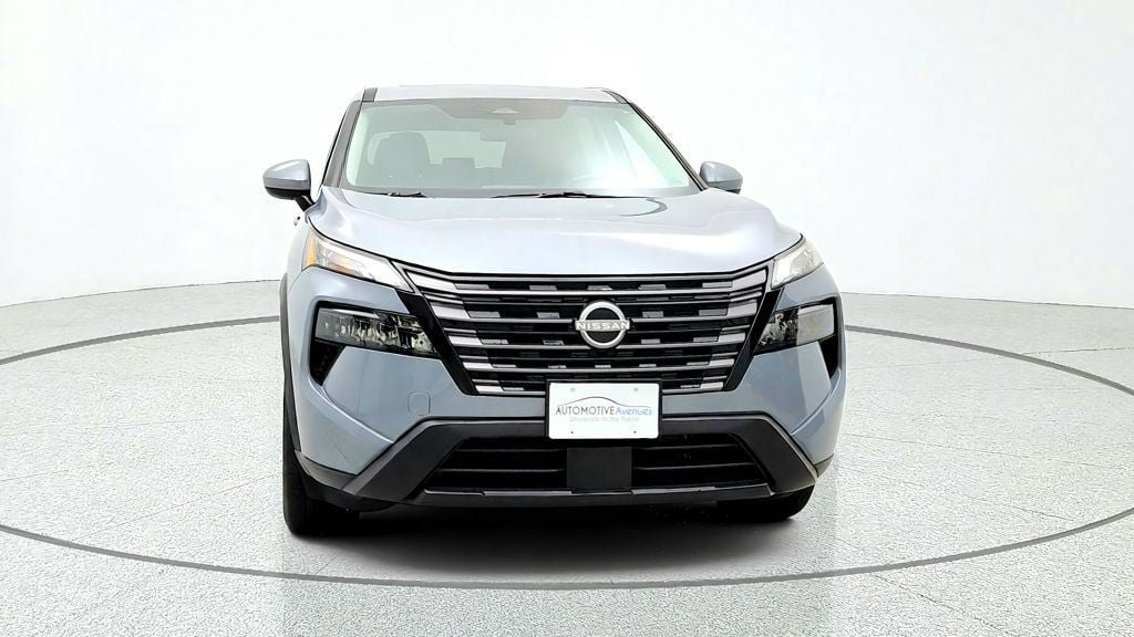 Used 2026 Nissan Rogue SV w/ Cold Weather Package AWD/4WD image 2