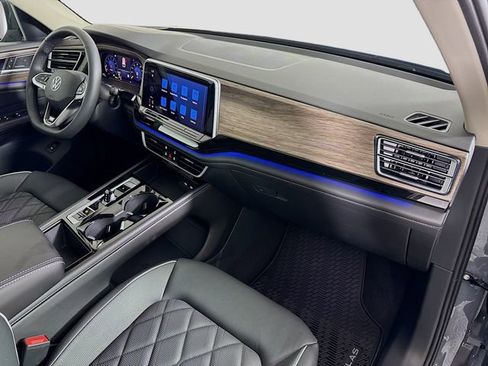 New 2026 Volkswagen Atlas SEL Premium R-Line image 32