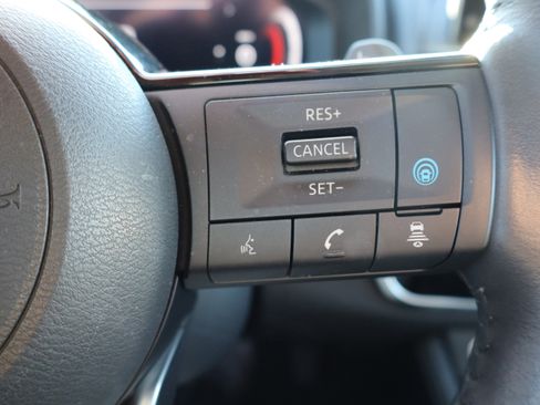 Used 2023 Nissan Rogue Platinum w/ Platinum Premium Package image 17