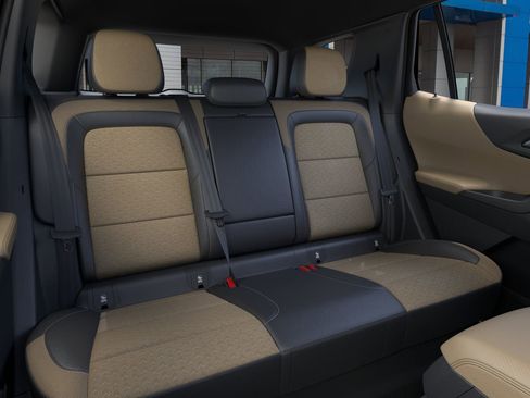 New 2026 Chevrolet Equinox ACTIV image 17