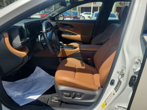 Used 2025 Toyota Crown Signia w/ Advanced Technology Package AWD/4WD image 15