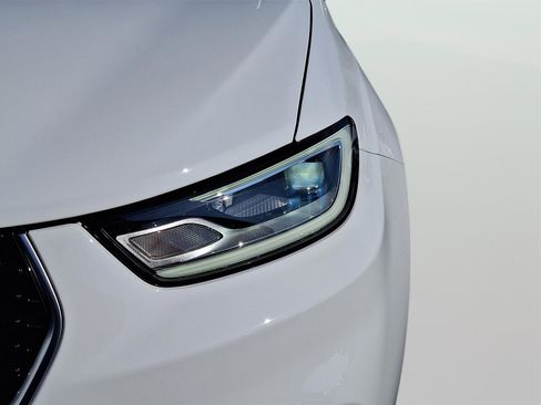 Used 2026 Chrysler Pacifica Pinnacle w/ Trailer Tow Group FWD image 16