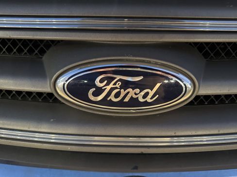 Used 2014 Ford Taurus SEL image 13