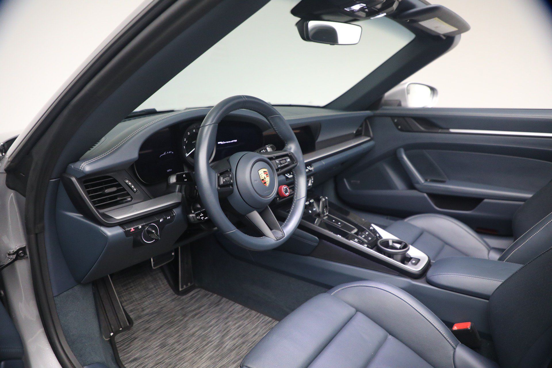 Used 2024 Porsche 911 Carrera GTS RWD image 15