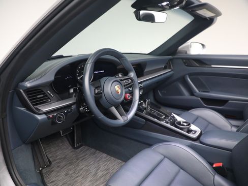 Used 2024 Porsche 911 Carrera GTS RWD image 15
