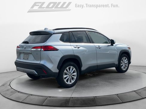 Used 2023 Toyota Corolla Cross LE FWD image 9