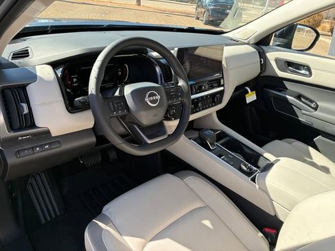 New 2026 Nissan Pathfinder SL image 11