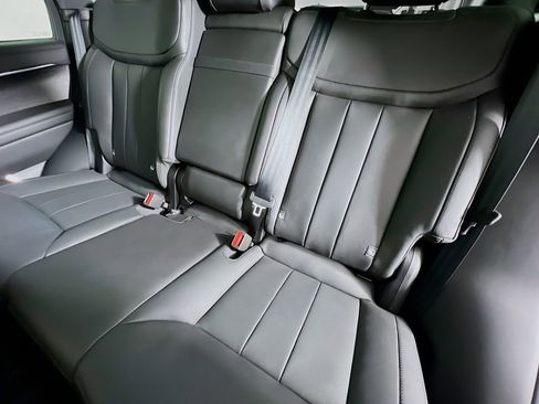 Used 2025 Land Rover Range Rover SE AWD/4WD image 26