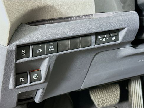 Certified 2023 Toyota Sienna XLE image 10